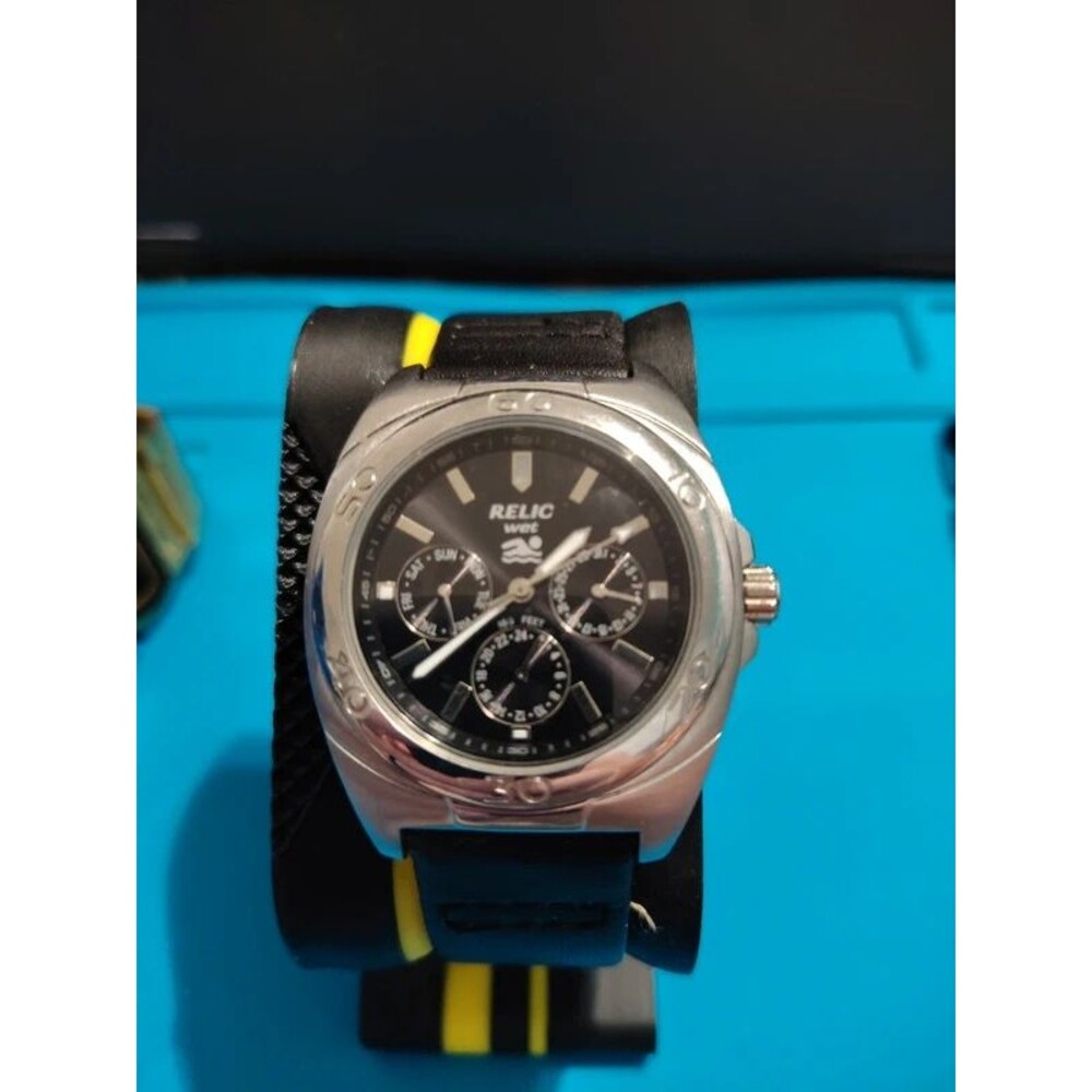 Relic Wet Watch - Picture 1 of 3